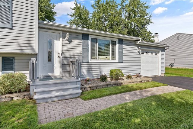 8158 Mantova Drive, Clay, NY 13041