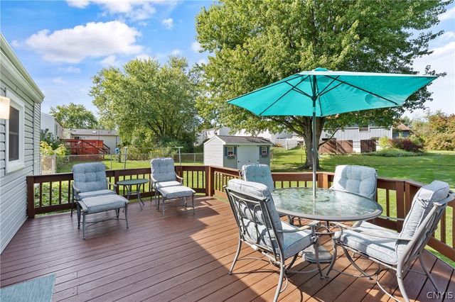 8158 Mantova Drive, Clay, NY 13041