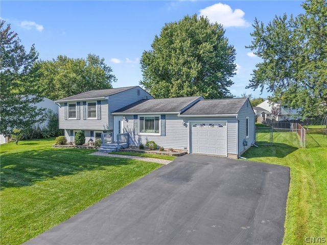 8158 Mantova Drive, Clay, NY 13041