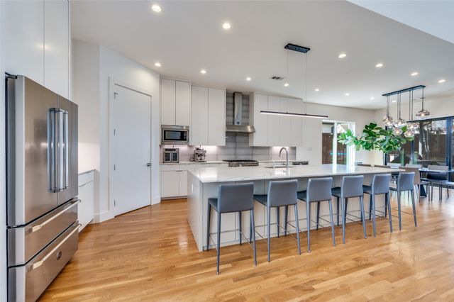 3925 Lively Lane, Dallas, TX 75220