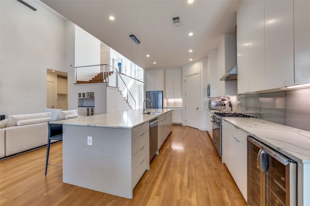 3925 Lively Lane, Dallas, TX 75220