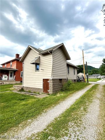1 Hickory Avenue, Moundsville, WV 26041