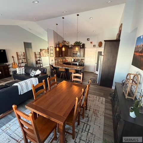 817 Harborside Loop, Blackfoot, ID 83221