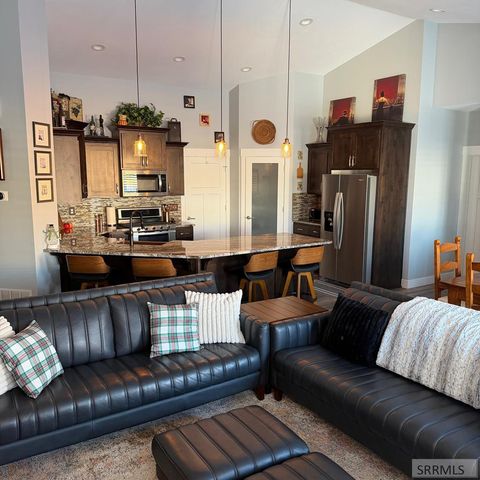 817 Harborside Loop, Blackfoot, ID 83221