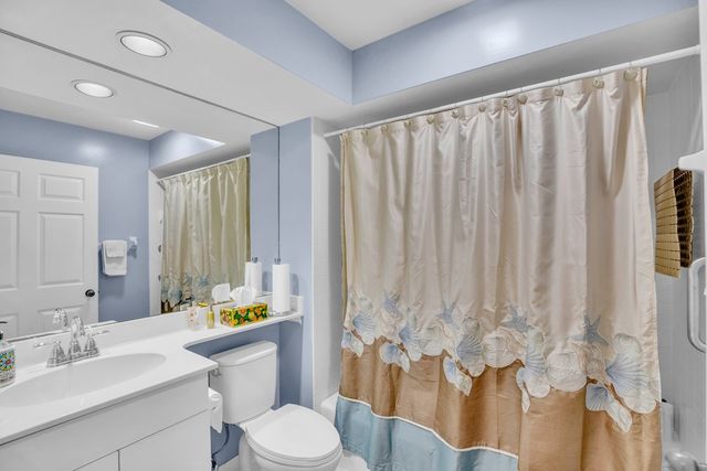 5520 E Harbor Village Drive 203, Vero Beach, FL 32967