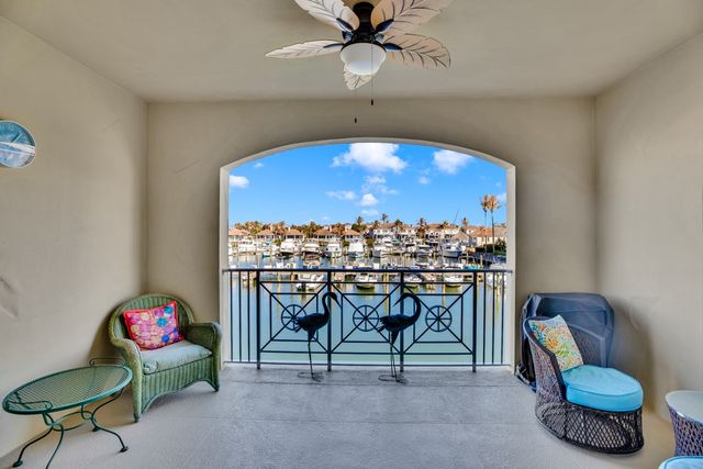 5520 E Harbor Village Drive 203, Vero Beach, FL 32967