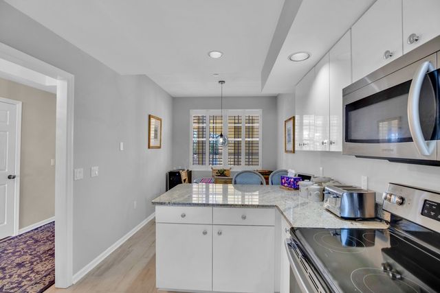 5520 E Harbor Village Drive 203, Vero Beach, FL 32967