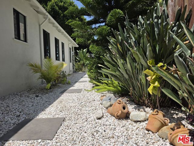 2310 Oak Street, Santa Monica, CA 90405