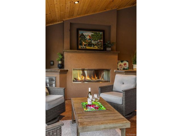 10086 E 31st Ave, Denver, CO 80238