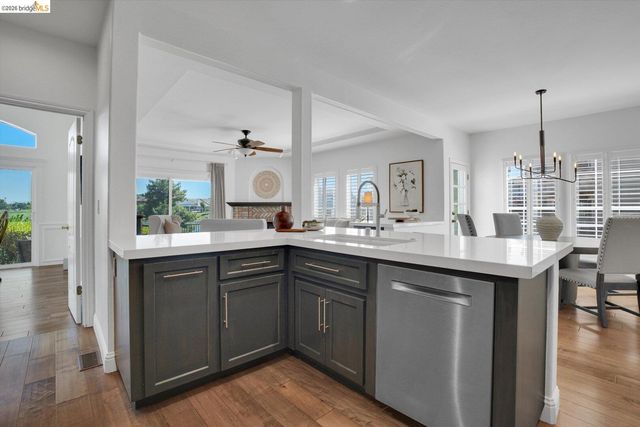 5530 Edgeview DR, Discovery Bay, CA 94505