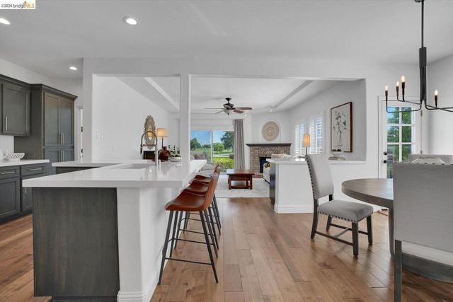 5530 Edgeview DR, Discovery Bay, CA 94505