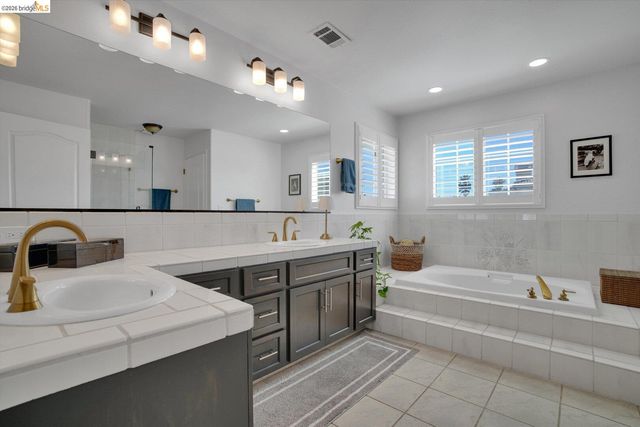 5530 Edgeview DR, Discovery Bay, CA 94505