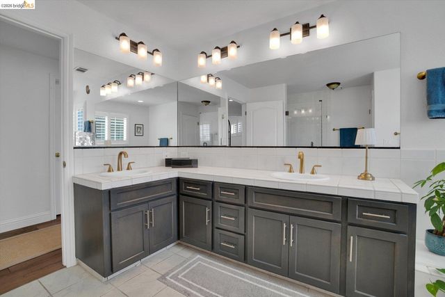 5530 Edgeview DR, Discovery Bay, CA 94505