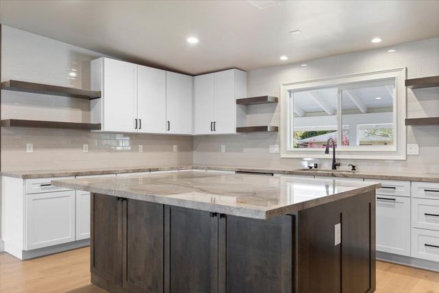 811 Southwick Way, Sacramento, CA 95864