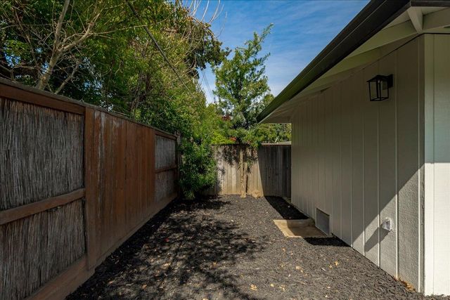 811 Southwick Way, Sacramento, CA 95864