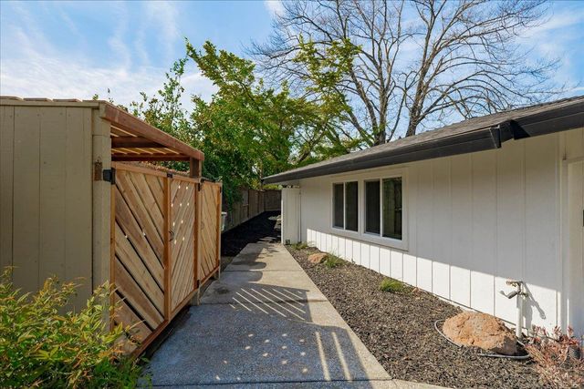 811 Southwick Way, Sacramento, CA 95864