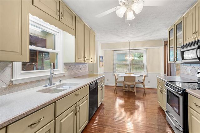 1749 Rangewood Drive SW, Lilburn, GA 30047