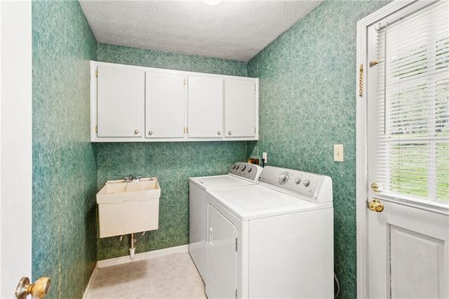 1749 Rangewood Drive SW, Lilburn, GA 30047