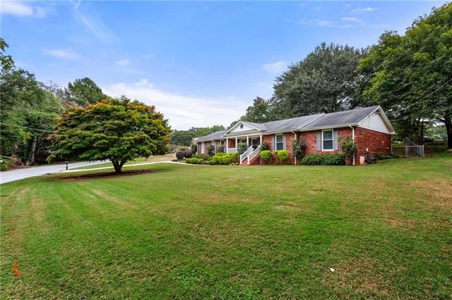 1749 Rangewood Drive SW, Lilburn, GA 30047