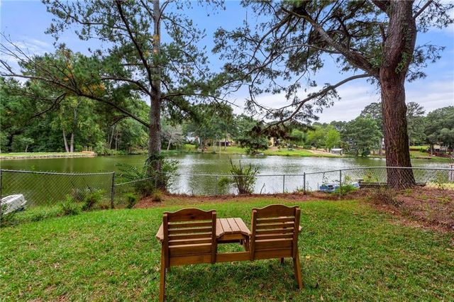 1749 Rangewood Drive SW, Lilburn, GA 30047