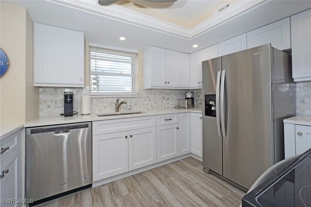 10701 Gulf Shore DR 1102, Naples, FL 34108