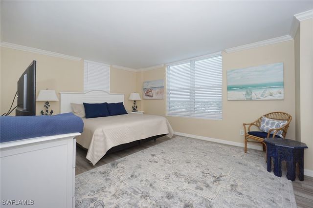 10701 Gulf Shore DR 1102, Naples, FL 34108