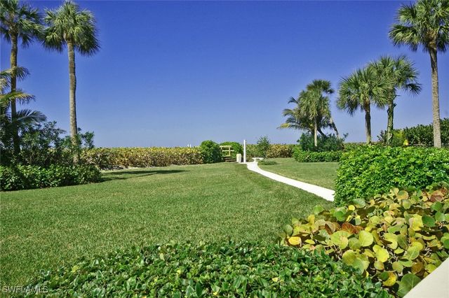 10701 Gulf Shore DR 1102, Naples, FL 34108