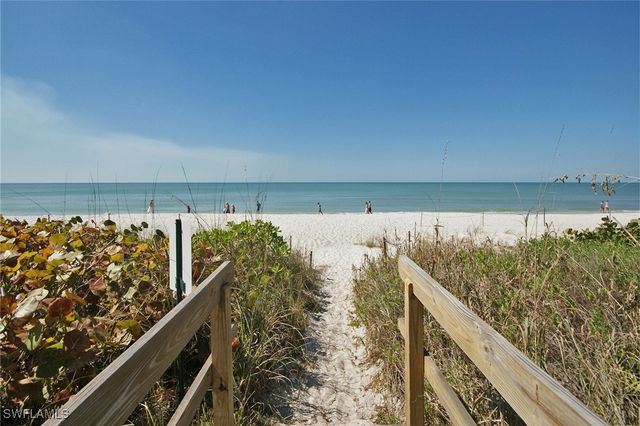 10701 Gulf Shore DR 1102, Naples, FL 34108