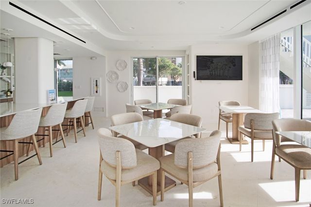 10701 Gulf Shore DR 1102, Naples, FL 34108