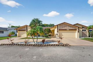 4609 Norfolk Island Pine Dr, Tamarac, FL 33319