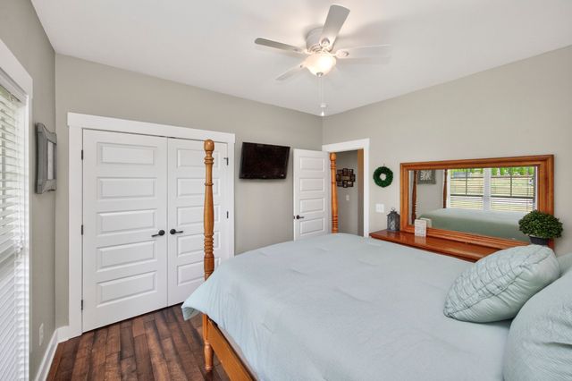 106 Renee Ct, Cottontown, TN 37048