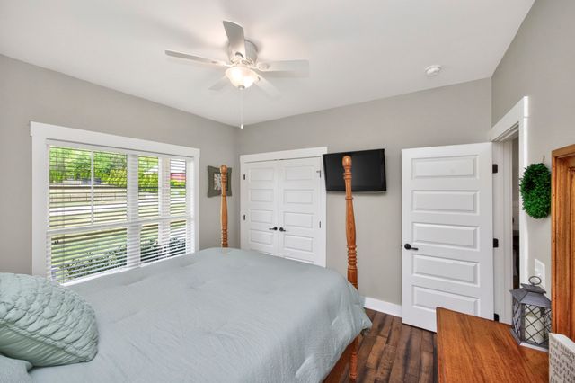 106 Renee Ct, Cottontown, TN 37048
