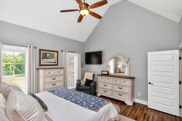 106 Renee Ct, Cottontown, TN 37048