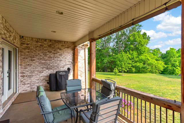 106 Renee Ct, Cottontown, TN 37048