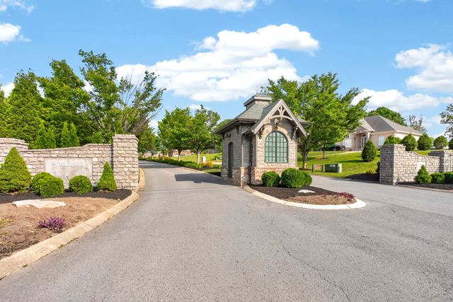 106 Renee Ct, Cottontown, TN 37048
