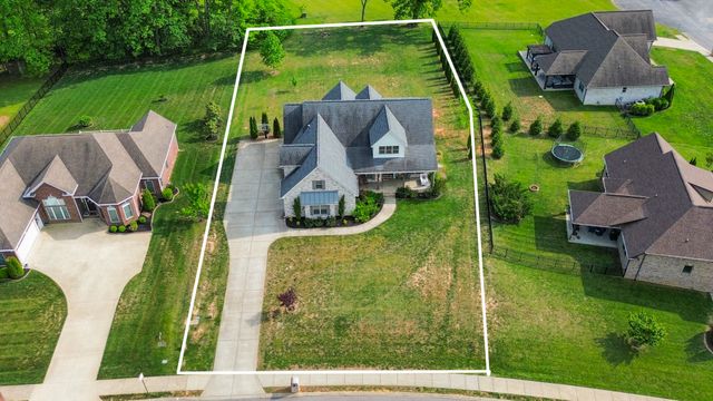 106 Renee Ct, Cottontown, TN 37048