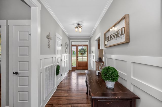 106 Renee Ct, Cottontown, TN 37048
