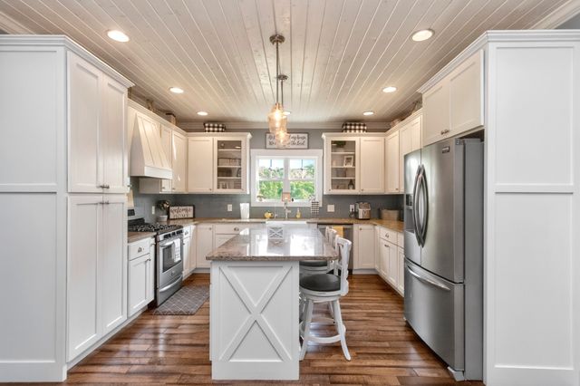 106 Renee Ct, Cottontown, TN 37048