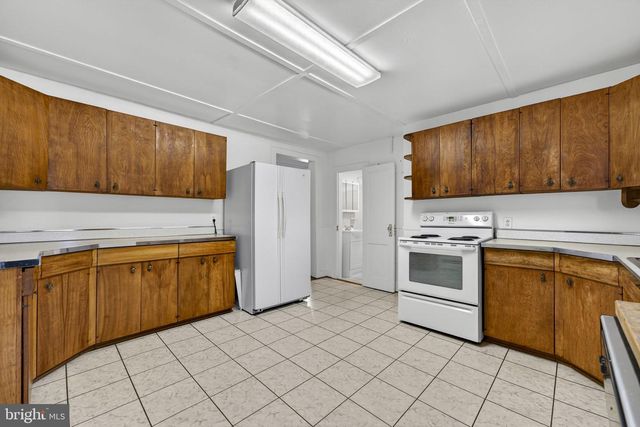 150 S 20TH ST, Purcellville, VA 20132
