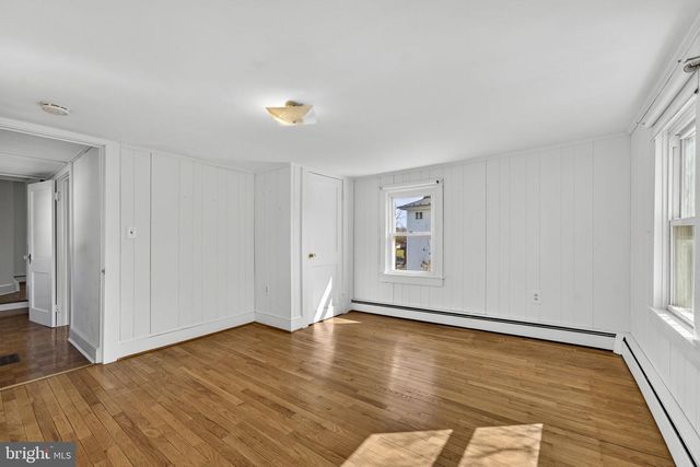 150 S 20TH ST, Purcellville, VA 20132