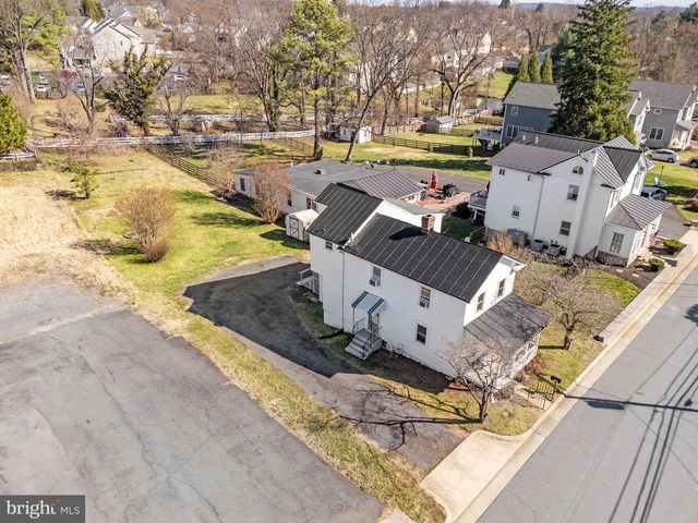 150 S 20TH ST, Purcellville, VA 20132