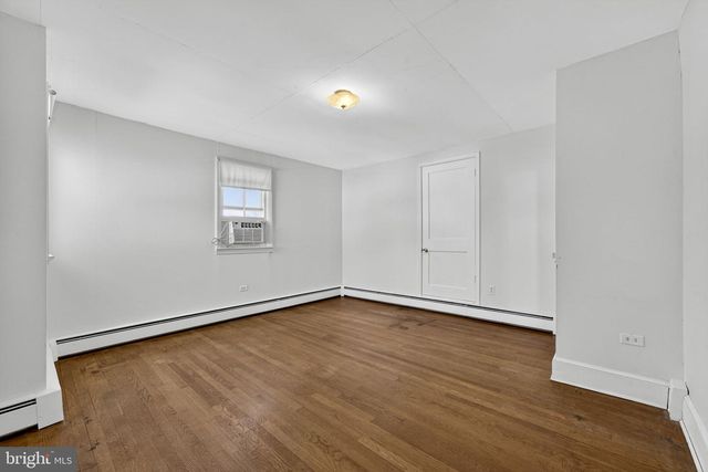 150 S 20TH ST, Purcellville, VA 20132