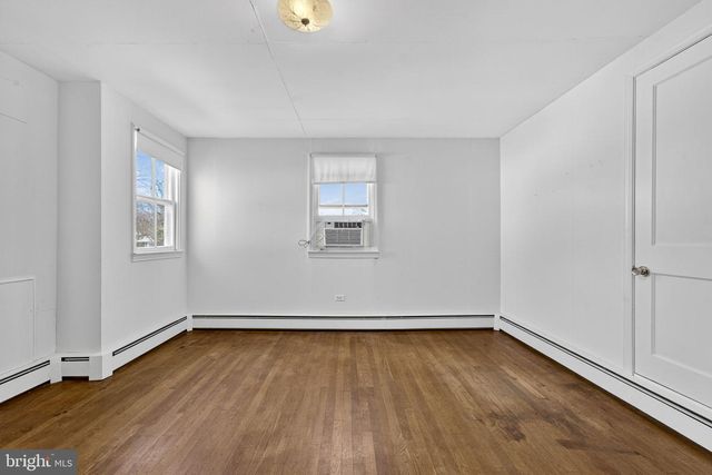 150 S 20TH ST, Purcellville, VA 20132