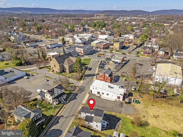 150 S 20TH ST, Purcellville, VA 20132