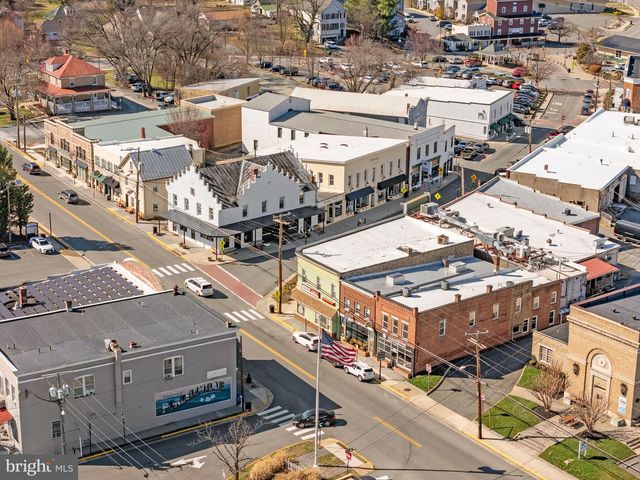 150 S 20TH ST, Purcellville, VA 20132