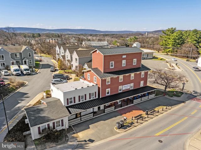 150 S 20TH ST, Purcellville, VA 20132