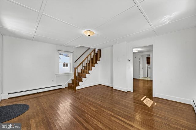 150 S 20TH ST, Purcellville, VA 20132