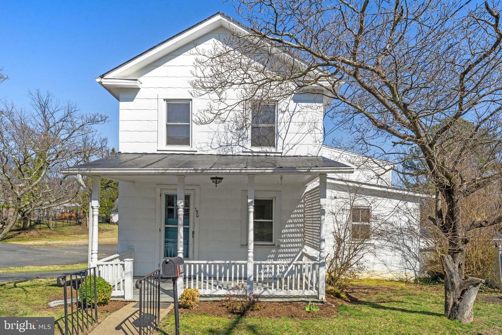 150 S 20TH ST, Purcellville, VA 20132