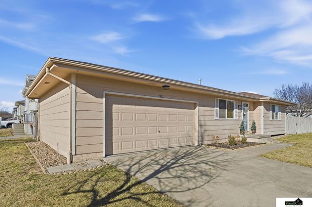 1521 SW 30th Street, Lincoln, NE 68522