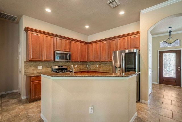 31 Powers Bend Way, The Woodlands, TX 77382